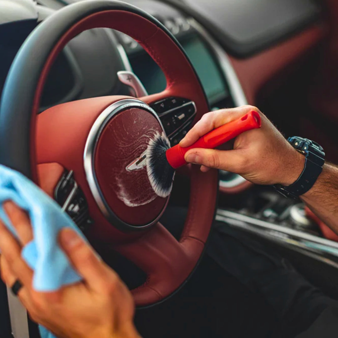 Ultra-Soft TriGrip Detailing Brush